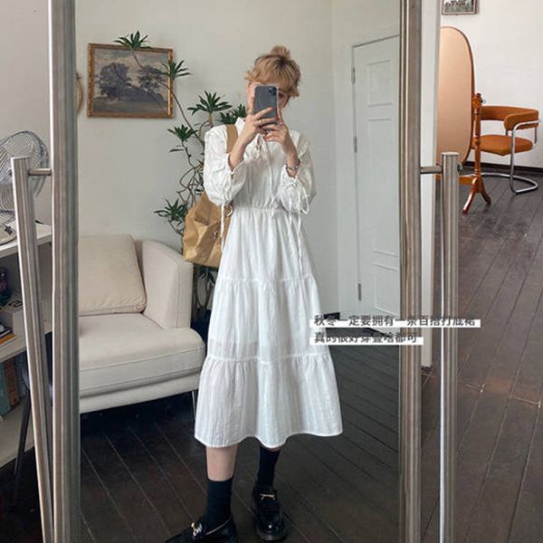 

korean version of the white s 2021 autumn and winter salt can be sweet, long, thin, tall, long sleeved bottoming skirt.