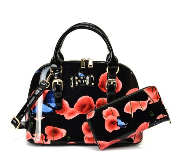 

the latest shoulder bag is 2021 imported cross grain leather