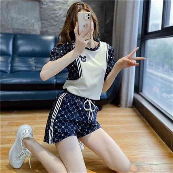 

2022 factory wholesale new model summer short sleeved shorts two-piece suit women's net red leisure fashion foreign style, aging and th, White
