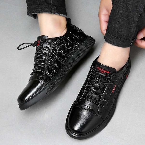 

2021 spring leather men's sho fashion casual men's board versatile korean anti slip breathable