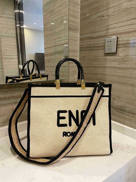 

hanghhangbag women s mini luxurys designers bags 2021 designer womens handbags purses crossbody bag wallet handbag louisbags_18 hand held st