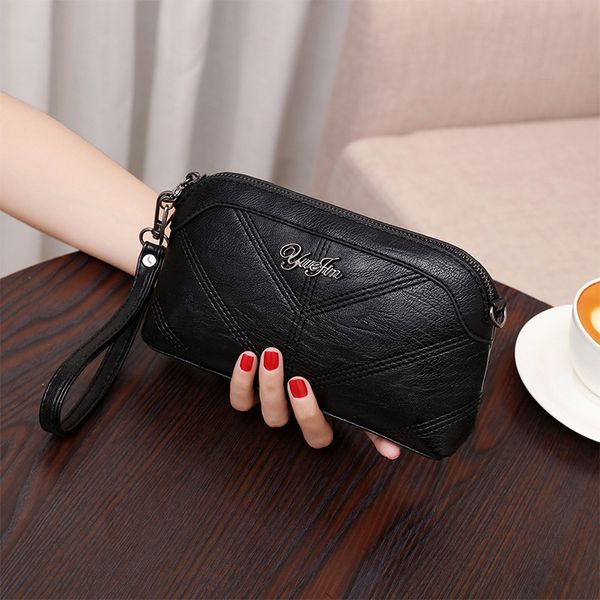 

2020 new womens bag messenger bag sheepskin grain shell clutch bag ladies fashion soft leather pu dual-use, Black;red