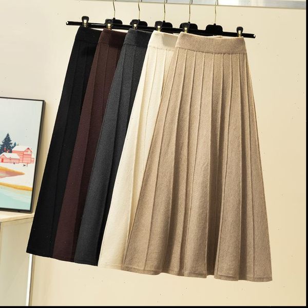 

2020 new autumn and winter korean vertical sunken stripe a skirt for women pleated knitted skirt female long warm skirt, Black