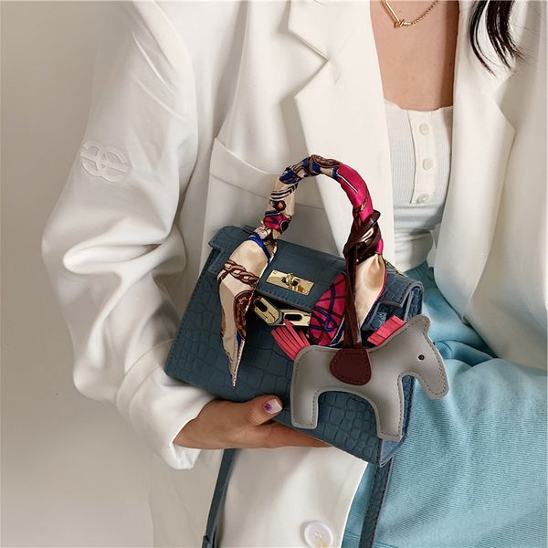 

2021 new texture solid color diana net red simple women's street single shoulder bag messenger fashion