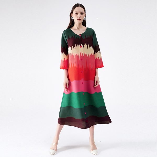 

2021 new pleated summer temperament slim loose contrast color yingshan red printing stripe long 8p5j, Black;gray
