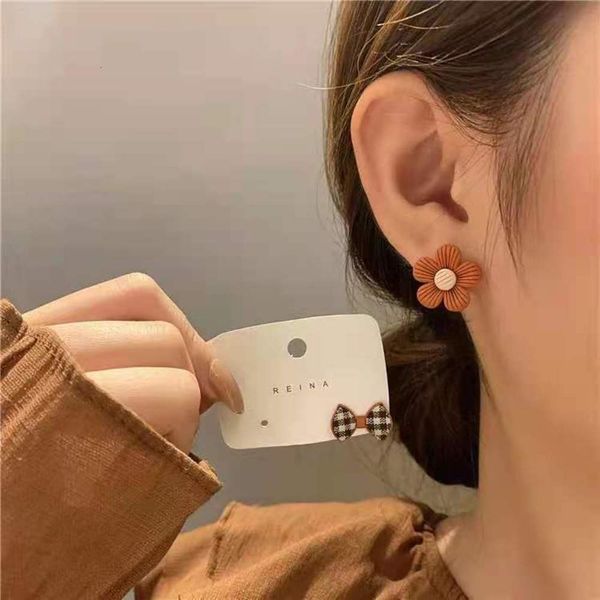 

earrings female autumn fashion high sense temperament goddess fan simple
