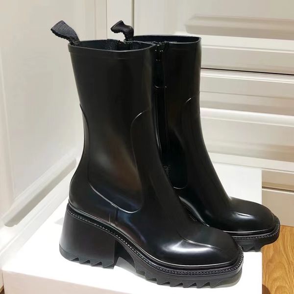 2022 Feminino Botas Amor Arrow Designer Botas de Neve Boot Flamingo Laureate 100% Marca de couro Militares inspirados com cinta de luxo antiderrapante sapato de inverno não-desliza 35-42