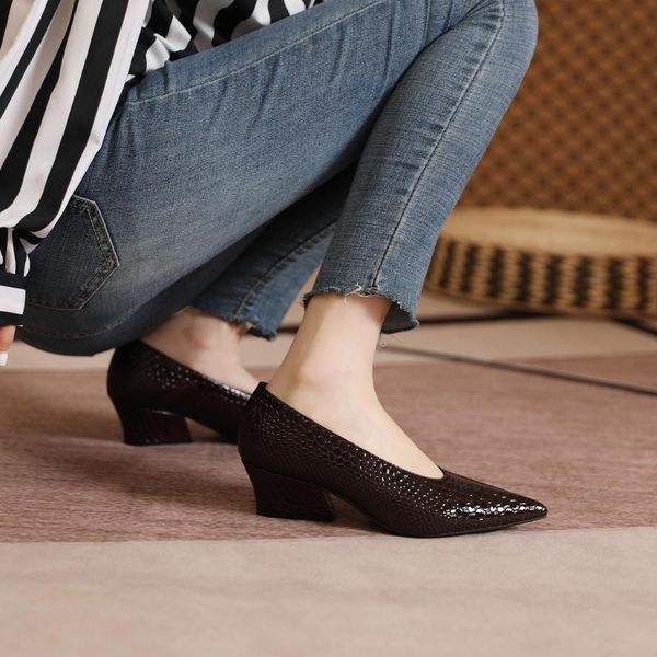 

dress shoes crocodile pattern short heel women spring autumn ladies snakeskin woman heeled pumps v cut design footwear bridal, Black