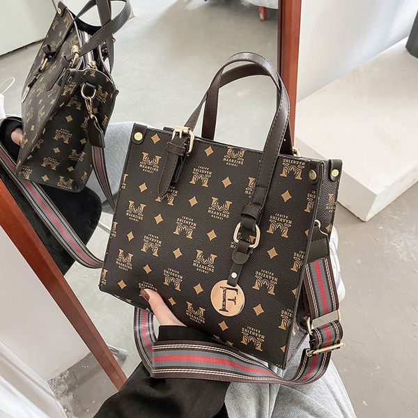 

women's 2021 new fashion trend korean one shoulder hand bag large capacity tote bag