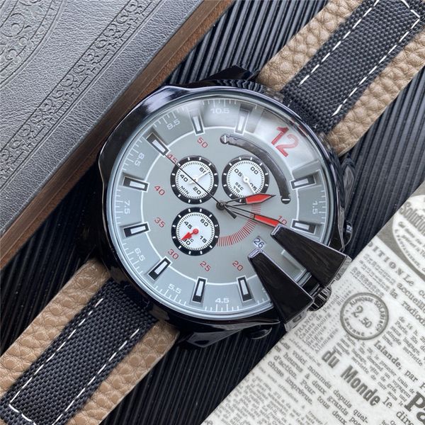 

5-Military men watch fashion business leather strap quartz movement dial all the work of sports and leisure Monte