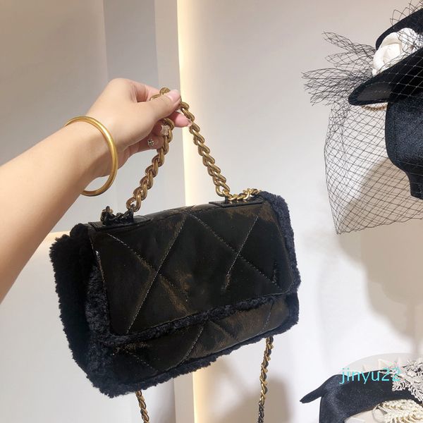 

women shoulder bags 2021 autumn and winter new fashion ladies crossbody bag high-quality solid leather plush patchwork two-color chain vb