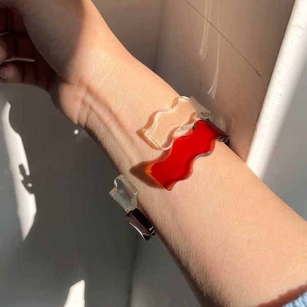 

hz 2021 trendy summer multicolor transparent resin acrylic wave simple rings bracelet for women girls new party jewelry gifts q0719, Black