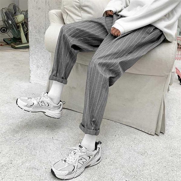 Pantaloni Harem a righe coreani Uomo Streetwear Uomo Casual allentato Uomini giapponesi Nero Grigio Retro Plaid Pantaloni punk Harajuku 211201