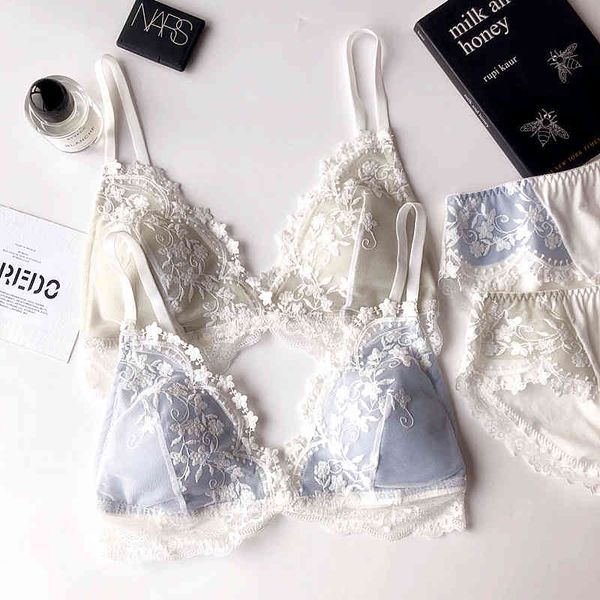 

small cotton cup intimates for girls embroidery thin brassiere with pad women lace underwear lingerie wire less new bra set, Red;black