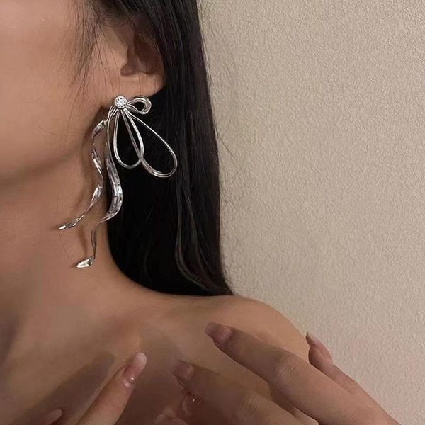 

stud europe metal bownot earrings for women girls exaggerated niche design rings explosive style small face jewelry accessories, Golden;silver