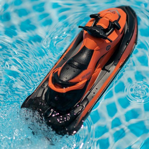 

new arrival rc boat 2.4g 50 meters remote control distance summer water splashing electric motor boat childrens water toy gift