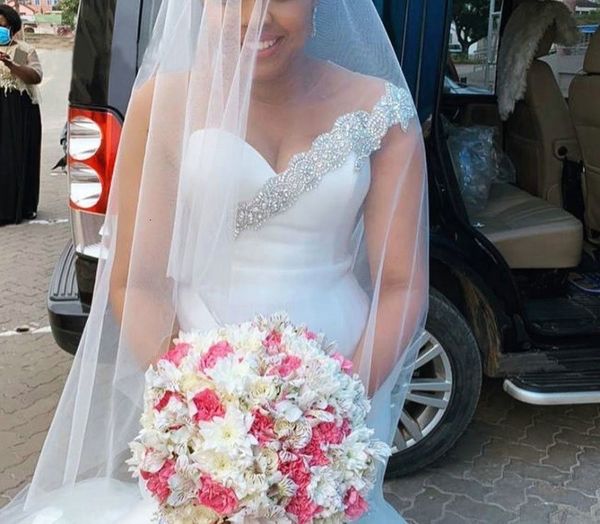 

elegant mermaid new wedding es 2021 bridal gown african o neck illusion back beading crystal plus size robe de mariee ld3f, White
