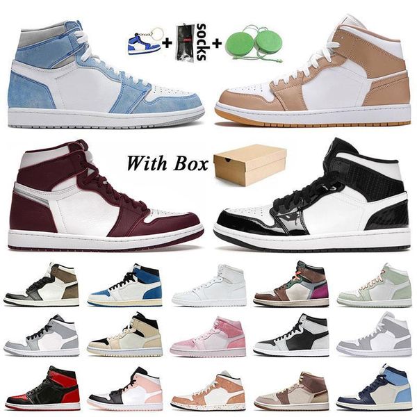 

2022 jumpman 1 basketball shoes womens mens 1s trainers high og hyper royal carbon fiber all -star tan gum university blue seafoam bordeaux, Black