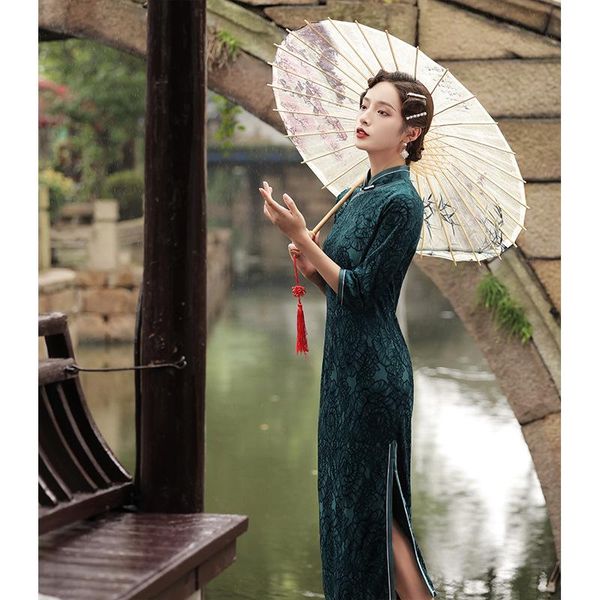 

ethnic clothing style velvet cheongsam dress in autumn and winter retro improve the folk of old shanghai, Red