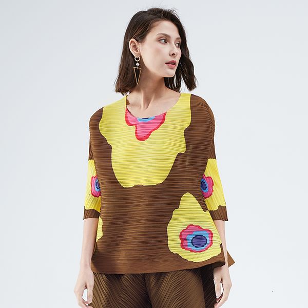 

2021 new pleated blooming flowers and earth print shirt loose plus size hem black aesthetic trendy clothes for women i16p, White