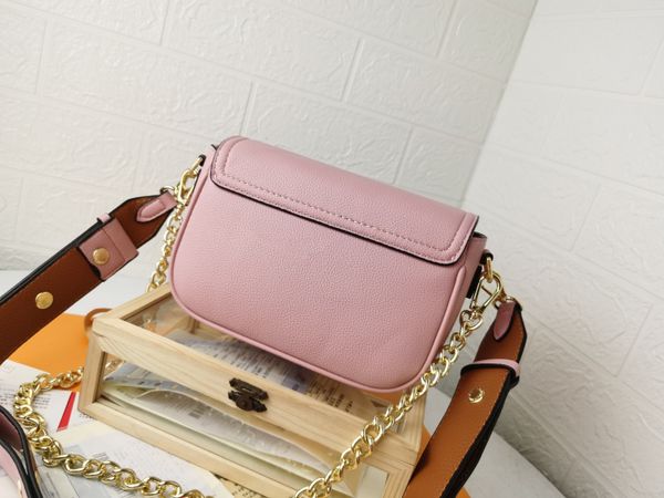 

original style of cross body shoulder bags soft grain calfskin aslant package bundles bb presbyopia lock messenger bag portable women handba