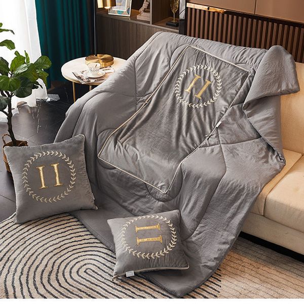 

Fashion Letter Blankets Designer Decorate Bolster s Designers Cushion Blanket Pillow Home Decor Expenses Four Seasons D2110081Z, Beige