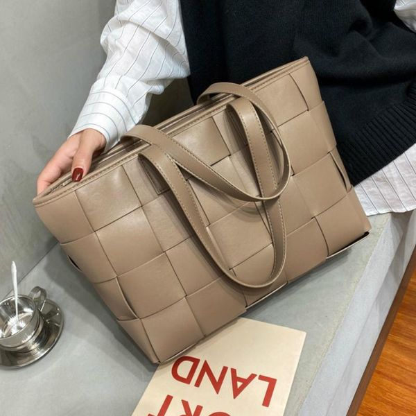 

cross body vintage weave tote bag 2021 fashion pu leather women's designer handbag shoulder messenger