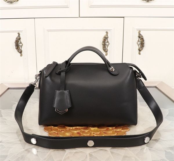 

fashion luxury design compact women's handbag solid color shoulder bag leather bag adjustable shoulder strap