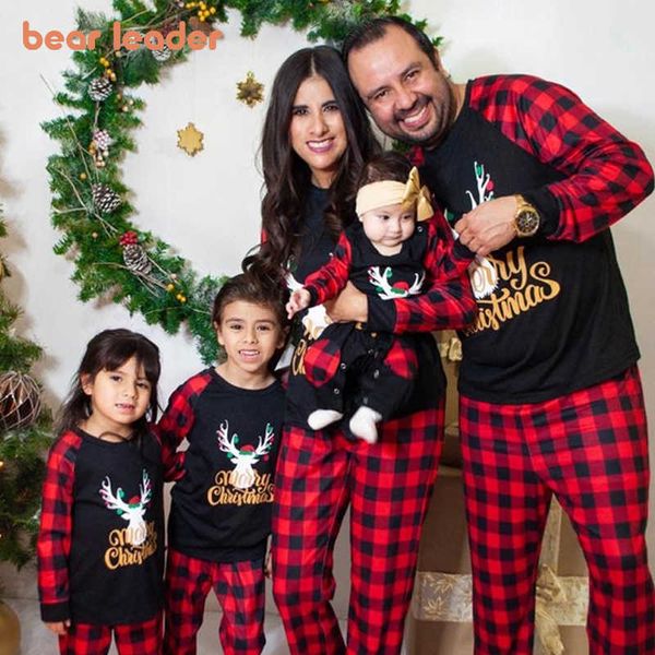 Urso Líder Christmas Pai Mãe Crianças Top + Calças Família Família Outfit Roupa Xmas Sleepwear PJ's Set Baby Romper 210708