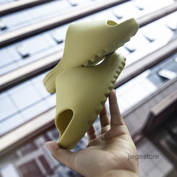 

new designers red runner slide slippers soft sandals outdoor trainers sneakers baotou flat heel children's shoes size 17-30 a09, Black;red