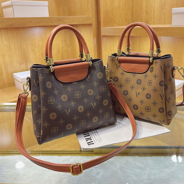 

wholesale factory ladies leather bag hong kong wind bulk printed handbag three-layer compartment bags retro bucket bag street trend contrast, Black;red