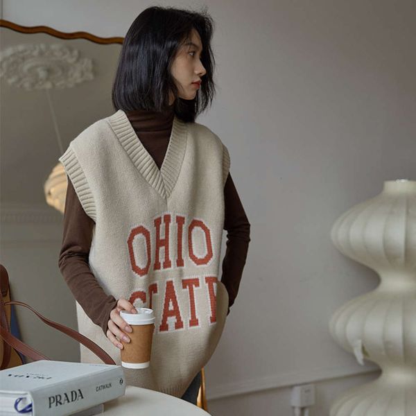 

autumn winter style loose letter knitted v-neck sweater vest, White