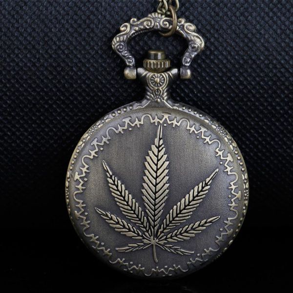 

pocket watches carved quartz watch necklace time pendant reloj, Slivery;golden