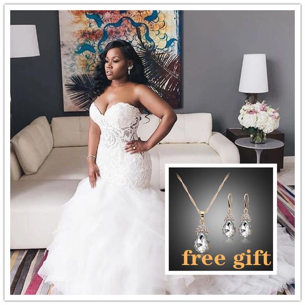 

2022 mermaid wedding dresses long train vintage ivory lace bodice sweetheart neck plus size bridal gown, White