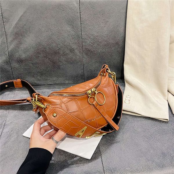 

hbp 2021 new waist fashion crocodile single shoulder versatile women's messenger saddle chest bag