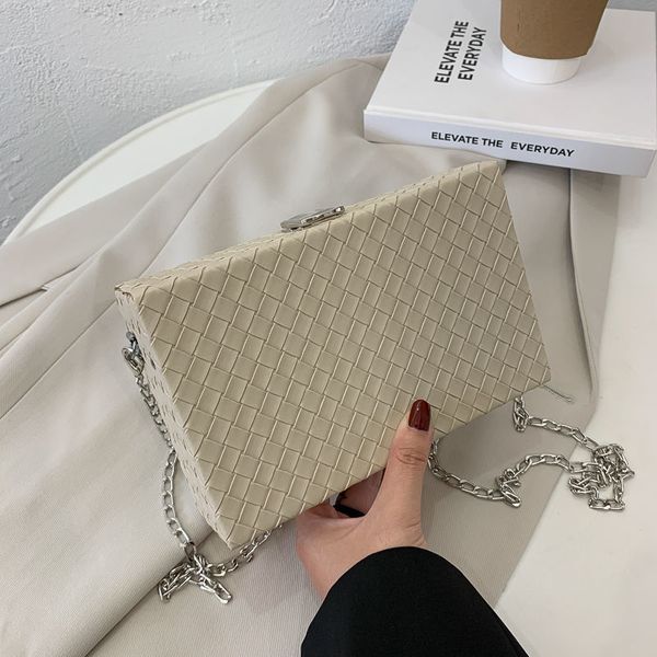 

2020 new women shoulder pattern chain small square ladies box shape handbags versatile woven bag c0225