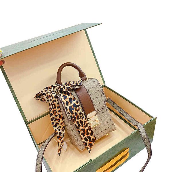 

classic texture style small bag women's new fashion single shoulder bag portable simple messenger small square bag purse