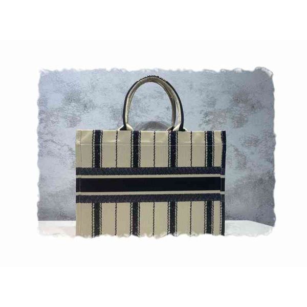 

2022 new designer handbags single portable messenger capacity trailer extra