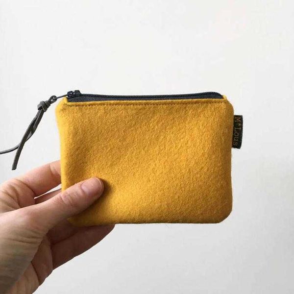 

pocket, White