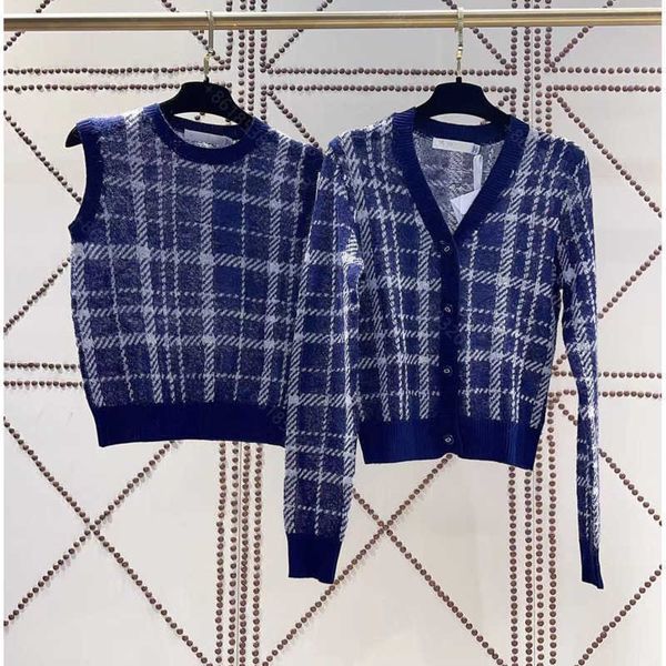 

designer wool knit sweater vest 2piece suits cd brand cardigan vests women checkered jacquard pullover high-end knitting sweaters coats, White;black