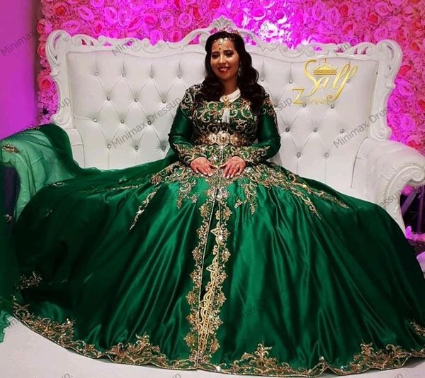 Elegante grüne muslimische formelle Abendkleider mit langen Ärmeln, Goldapplikationen, Perlenkristallen, arabische Dubai-Promi-Partykleider, marokkanischer Kaftan für besondere Anlässe, Abaya