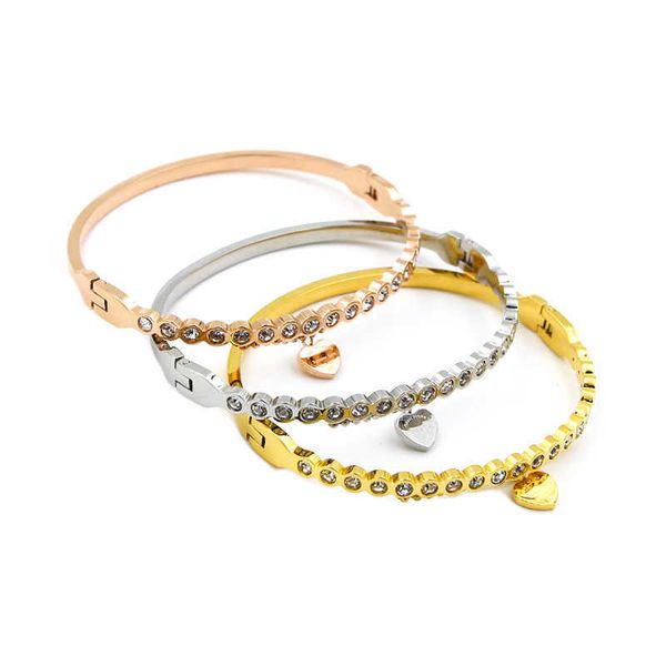 Novos grânulos de vidro Corrente de pêssego pulseira pulseira coreana moda coração-dada forma titânio fivela bracelete jóias femininas por atacado q0720