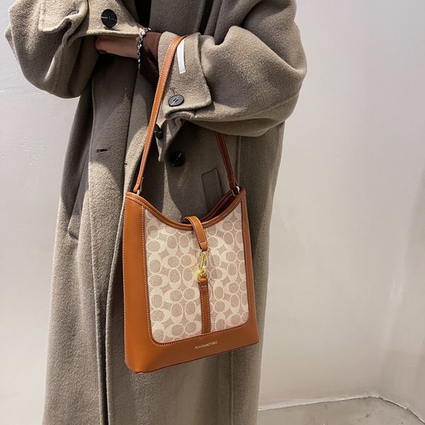

70% factory store fashion ce bag 2021 trend one shoulder old flower high-capacity backpack is popular