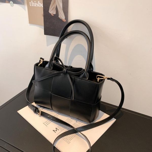 

evening bags textured portable vegetable basket bag 2021 designer handbags fashion hand-woven one-shoulder messenger female