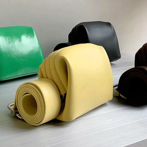 

waist bags original design 2021 autumn/winter mini brot wide shoulder strap mantou bag cattle wallet diagonal belt fanny pack trend