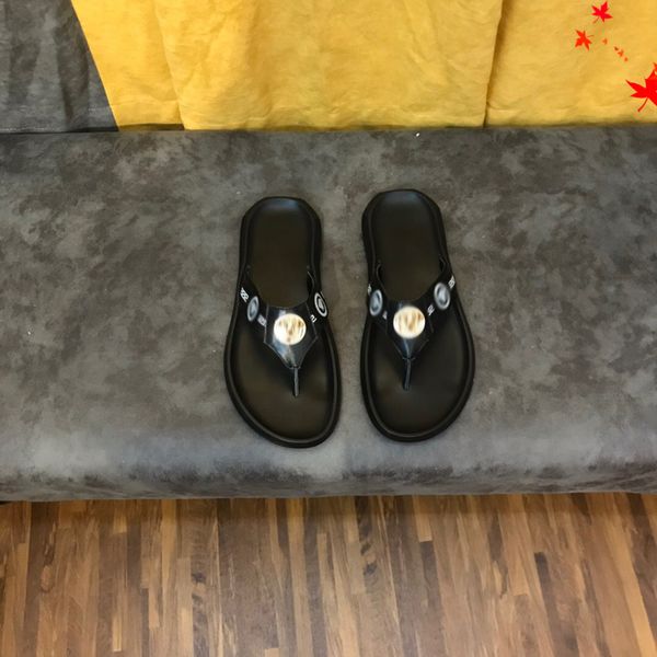 

2021 slipper designer slide summer sandals fashion men beach indoor flat flip flops leather luxurys shoes mens slippers with box size 39-45, Black