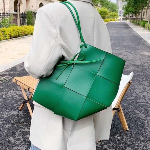 

evening bags weaving large capacity big pu leather shoulder for women 2021 summer trend female green handbags and