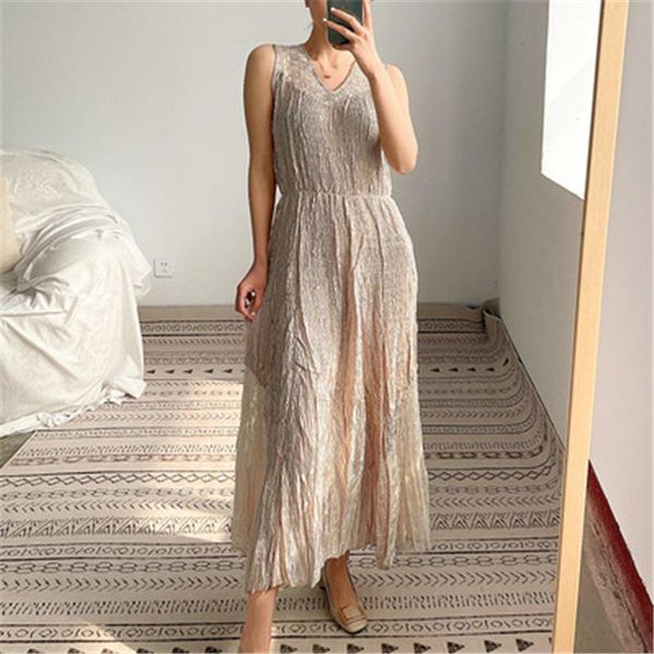 

casual dresses miyake pleated dress female v-neck temperament was thin 2021 summer style french light mature wind long women, Black;gray