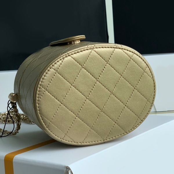 

2020 new style patent leather production built-in mirror fashion bags fashionable and beautiful women bags especially to show the texture 07