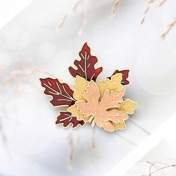 

jewelry three-layer maple leaf enamel pins tricolor leaves specimen brooches clothes bag badges plant gifts for friends, Blue